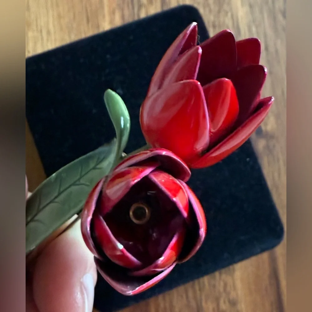 VTG MCM Metal Tulip Flower Pin Spring Red and Green Floral Brooch